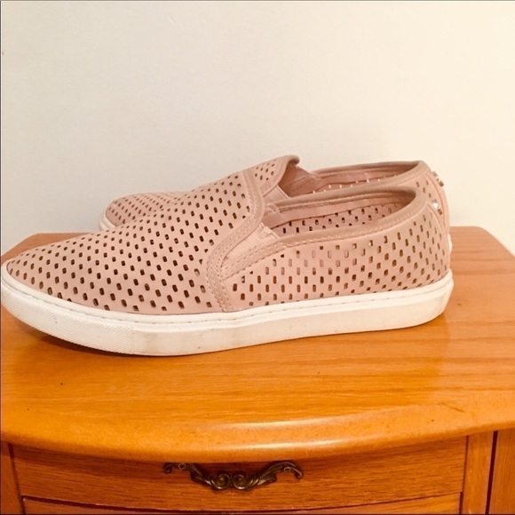 Steve madden laser cut slip on’s - Picture 4 of 7